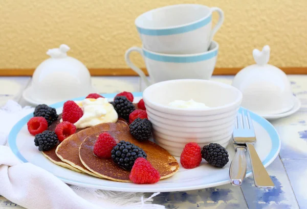 Homemade Protein Pancakes Skyr Yogurt Berries — Stock Photo, Image