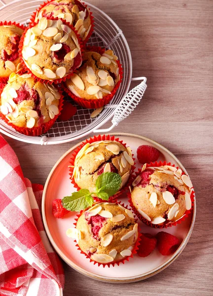 Muffins Integrais Baixa Gordura Com Framboesa Amêndoa — Fotografia de Stock