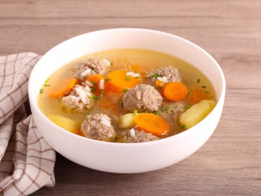 çorba, sebze ve köfte