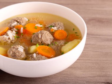 çorba, sebze ve köfte