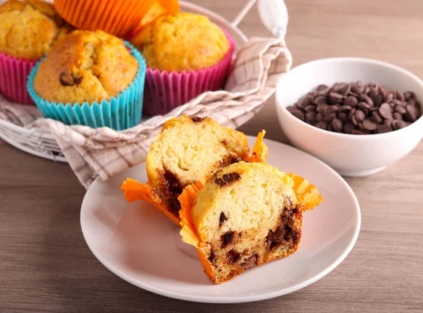 Muffin Fatti Casa Con Gocce Cioccolato Serviti — Foto Stock