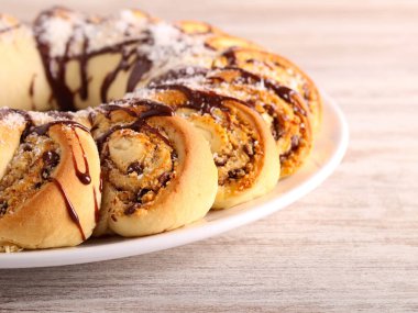 Çikolata ve hindistan cevizli çörek.