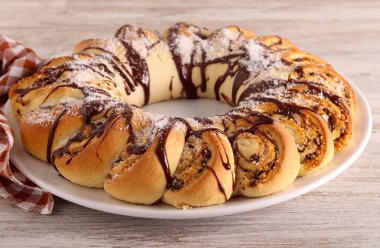 Çikolata ve hindistan cevizli çörek.