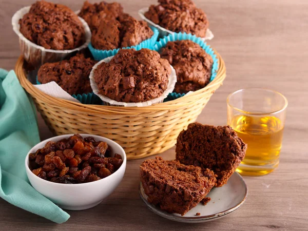 Muffins Chocolate Passas Rum Servidos — Fotografia de Stock