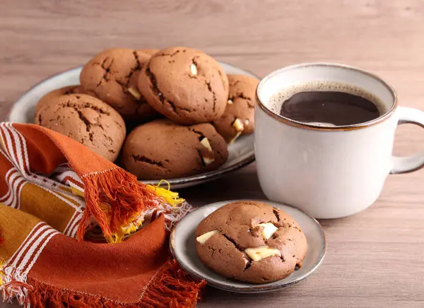 ダブルチョコレートクッキー ホワイトチョコレートチョコレートチョコレートクッキー — ストック写真