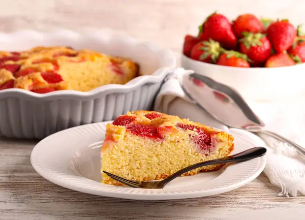 Slice Strawberry Cornmeal Cake Served Plate ロイヤリティフリーのストック画像