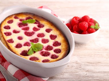 Fırın kutusunda ahududulu cheesecake