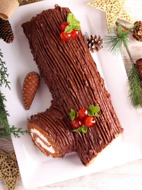 Kütük şeklinde Noel pastası. Noel kütüğü veya Buche de Noel