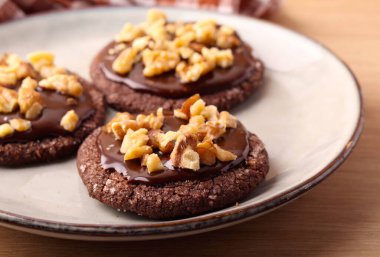 Cevizli duble çikolatalı kurabiye.