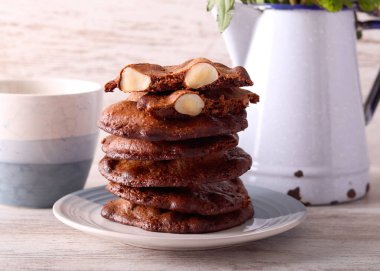 Çikolata ve fındıklı kurabiye.