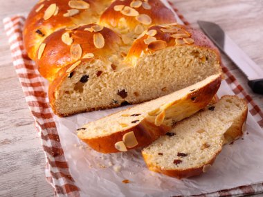 Tatlı, örülmüş ekmek, dilimlenmiş