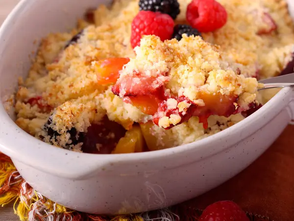 Meyve ve meyveli kek.