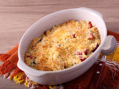 Meyve ve meyveli kek.