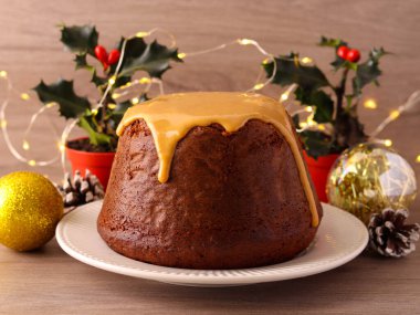 Karamelli Noel pastası.