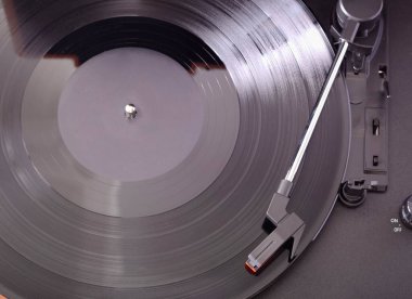 Plakçalar, plakalı turntable.
