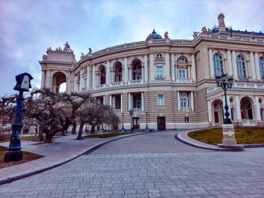 2022 sonbaharında Ukrayna, Odessa. Odessa Devlet Akademik Opera ve Bale Tiyatrosu.