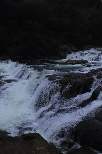 Malerischer Blick Auf Pykara Wasserfall Umgeben Von Üppigem Grünen Wald — Stockfoto