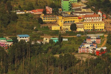 Güzel Kodaikanal Tepesi İstasyonu, Tahtırevan Dağları eteklerinde yer alan, Tamilnadu, Güney Hindistan 'da popüler bir turizm merkezi.