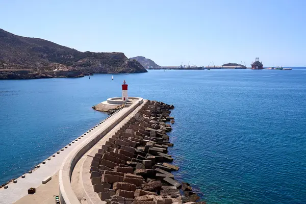 Dalgakıranda kırmızı ve beyaz deniz feneri, Cartagena