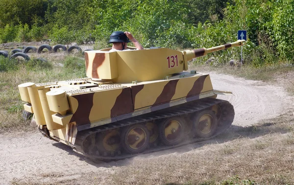 Kiew Ukraine August 2020 Kinder Fahren Attrappen Eines Deutschen Tigerpanzers — Stockfoto