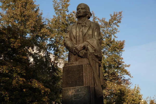 Κίεβο Ουκρανία Οκτωβρίου 2021 Μνημείο Του Nikolai Vasilyevich Gogol Συγγραφέα — Φωτογραφία Αρχείου