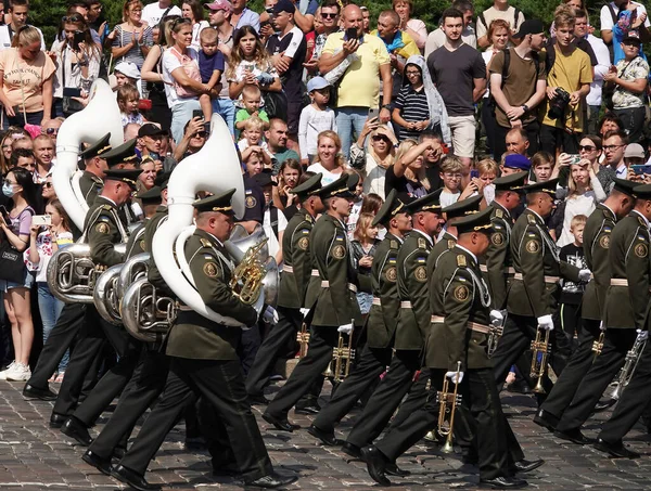 Kiev Ucrania Agosto 2021 Una Columna Soldados Banda Militar Marcha —  Fotos de Stock