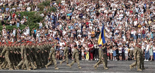 Kijów Ukraina Sierpnia 2021 Kolumna Ukraińskich Żołnierzy Weterani Operacji Antyterrorystycznej — Zdjęcie stockowe