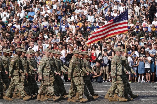 Kyiv Ukraine August 2021 Column Soldiers United States America Usa — Stock Photo, Image