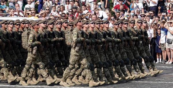 Kiev Ucrania Agosto 2021 Columnas Soldados Las Fuerzas Militares Ucrania —  Fotos de Stock