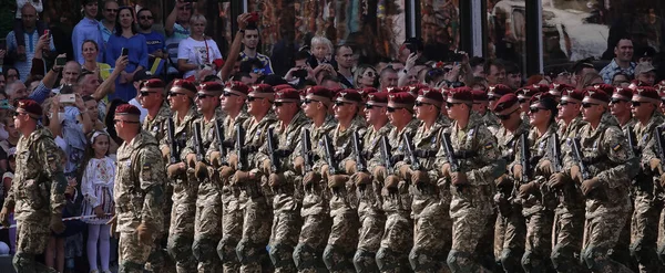 Kijów Ukraina Sierpnia 2021 Kolumny Żołnierzy Sił Zbrojnych Ukrainy Obchodach — Zdjęcie stockowe