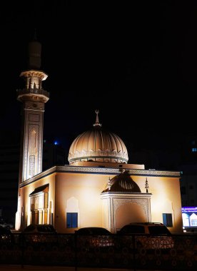 Sharjah, BAE 19 Şubat 2020: Sharjah 'ın merkezinde büyük ve güzel bir cami