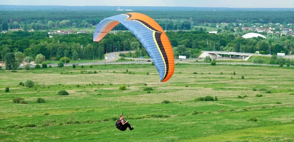 Kyjev Ukrajina Června 2021 Lety Hor Paraglidisty Paraglidingový Klub — Stock fotografie