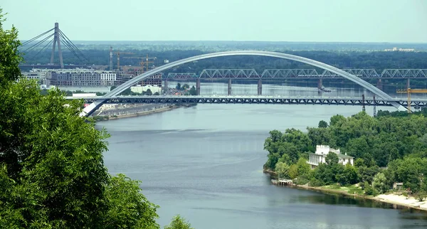 Kiev Ucrânia Junho 2023 Ponte Podilsko Voskresensky Para Ilha Trukhanov — Fotografia de Stock