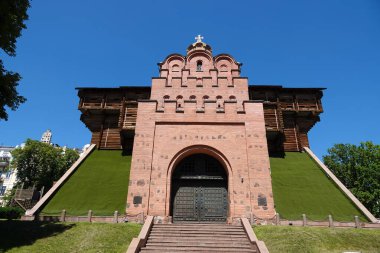 Kyiv, Ukrayna 6 Temmuz 2024: Altın Kapı - Kievan Rusçasının Kyiv 'deki antik bir anıtı