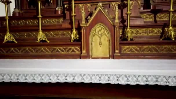 Mirando Altar Iglesia Imágenes Alta Calidad — Vídeo de stock