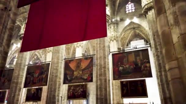 Guardando All Arte All Interno Del Duomo Milano Filmati Alta — Video Stock