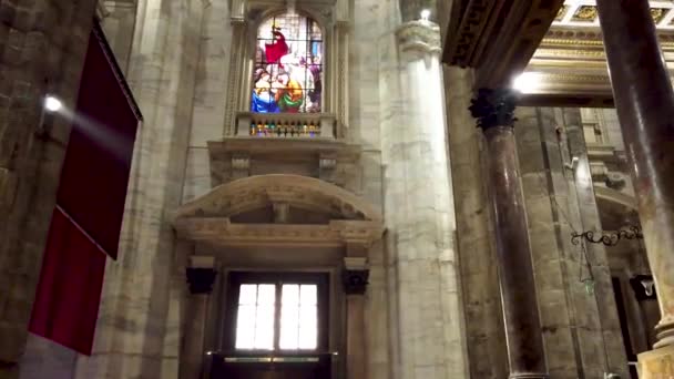Kijkend Naar Sarcofaag Duomo Milano Hoge Kwaliteit Beeldmateriaal — Stockvideo