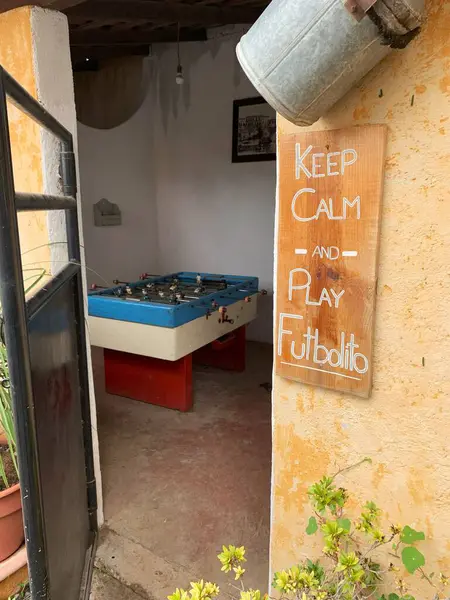 Guanajuato, Meksika 'da bir futbol masası ve üzerinde 