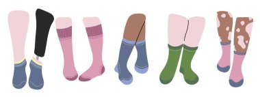 Bacakta beş çift çorap dizaynı. Farklılık, beyaz, siyah ten, vitiligo, protez bacaklı kapsayıcı kişi. Mavi, pembe, yeşil, sarı çoraplar. Düşük kesik, ayak bileği, diz boyu, baldırın üstünden.