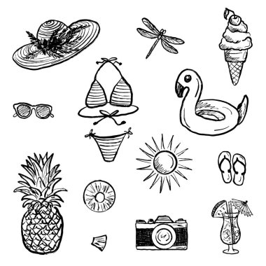 Yaz tatili ekipmanları. Hasır şapka, mayo, yusufçuk, flamingo şişirilebilir şamandıra, kamera, siyah fırça darbesi desenli içecek. Klasik kömür mürekkebiyle el çizimi vektör çizimi çizimi