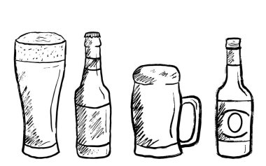 Alkol, siyah fırça darbesi desenli bira şişelerini beyaza izole eder. Klasik kömür mürekkebiyle elle çizilmiş vektör çizimi. Bar menüsü arkaplanı, tasarım, köpüklü bira bardağı