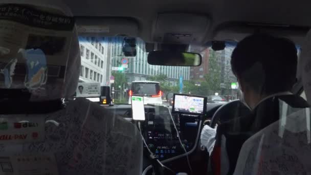 Taxista Conduciendo Través Del Tráfico Hakata Mañana Lluviosa Fukuoka Japón — Vídeos de Stock