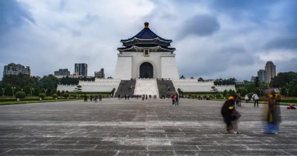 Zeitraffer Aufnahme Von Touristen Beim Besuch Der Chiang Kai Shek — Stockvideo
