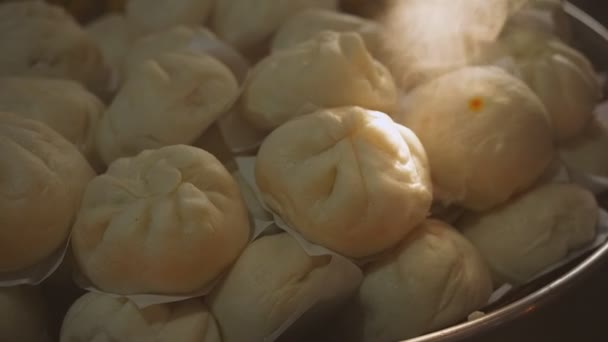 Pães Chineses Tradicionais Cozidos Vapor Durante Culinária — Vídeo de Stock