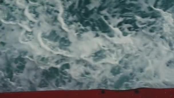 Vista Estela Detrás Gran Ferry Pasajeros Mar Rastro Espuma Blanca — Vídeo de stock