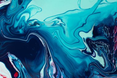 Mermer donanma ve açık mavi sıvı arka plan. Makyaj arka planı..