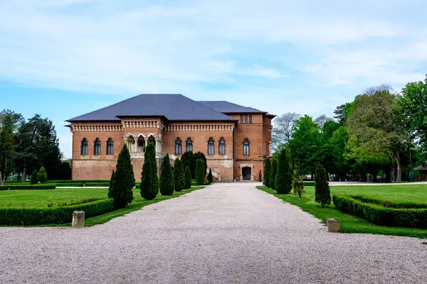 Staré Historické Buiding Mogosoaia Palace Palatul Mogosoaia Blízkosti Jezera Parku — Stock fotografie