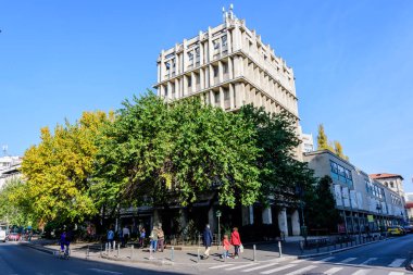 Bükreş, Romanya, 6 Kasım 2021: Üniversite Meydanı yakınlarındaki İon Mincu Mimarlık ve Şehircilik Üniversitesi 'nin (Universitatea de Arhitectura si Urbanism Ion Mincu) ana binası (Piata Universitatii)