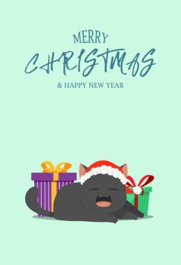 Noel tebrik kartı illüstrasyonunda hediye kutularının önünde uyurken siyah kedi Noel Baba şapkası takıyor.