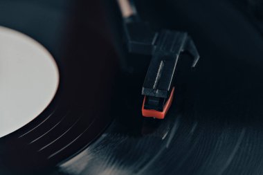 Turntable vinil plak çalar